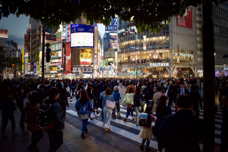 Rosnąca liczba mieszkańców Tokio wobec depopulacji Japonii [przykładowa praca]